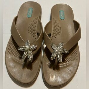 OKA b. Women's Tan Sandals with Starfish Detail